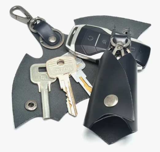 PACK X3 Llaveros Batman Edición PAPÁ + Tarjeta de Regalo GRATIS: Más que un regalo, un símbolo de carácter.