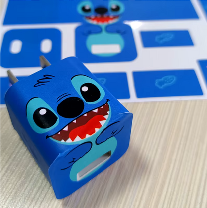 KIT de 3 STICKERS para el CARGADOR y CABLE DE TU CELULAR + REGALO 30 fondos de pantalla.  ¡Solo por tiempo limitado! 🚨